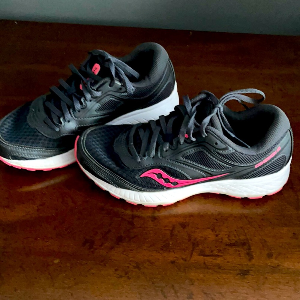 Saucony shoe!
